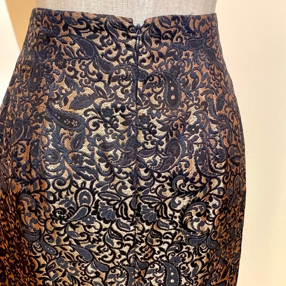 ⚜️NWOT‼️ Luxurious & Elegant Black and Gold Brocade Pencil Skirt - Sz 6 - Picture 6 of 14